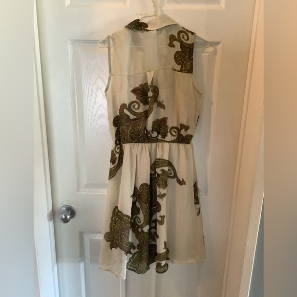 Nikki Lund Dress - Picture 2 of 3